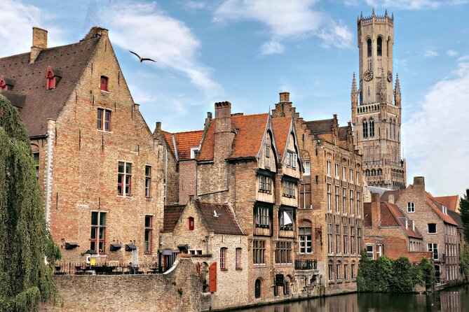 Walking tour of Bruges with boat option and/or beer tasting - Minnewater Lake: where the guide turns a pretty spot into local meaning
