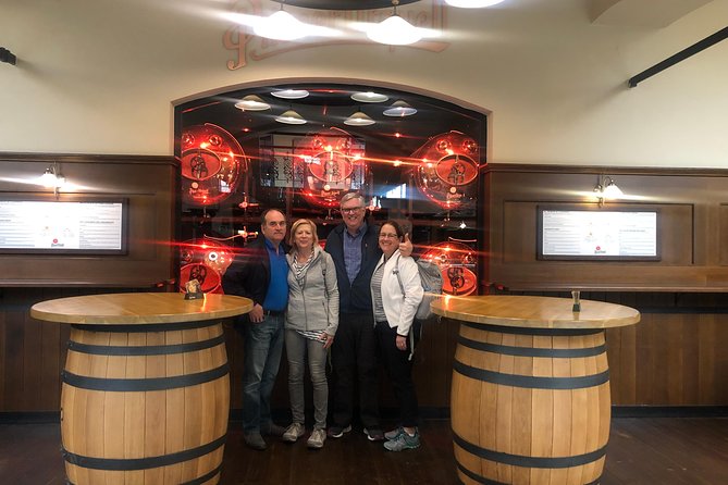 WINE, FOOD & BEER TOUR from Prague to PILSEN - Sparkling Wine Tasting: Five Samples That Teach Your Tongue